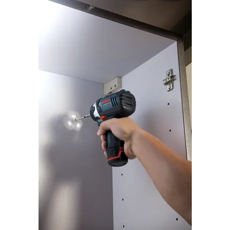 12V Max Impact Driver Kit