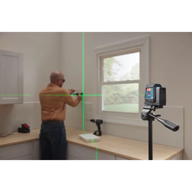 Green-Beam Self-Leveling Cross-Line Laser with (1) 3.7V 1.0 Ah Battery