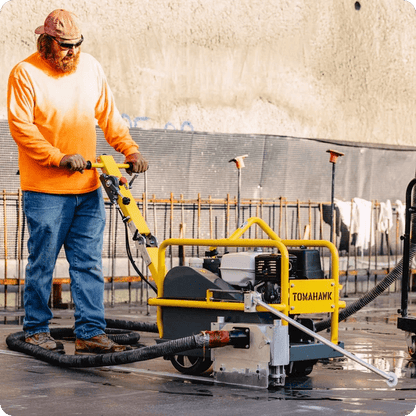 Professional early-entry saw with 1.5-inch cutting depth